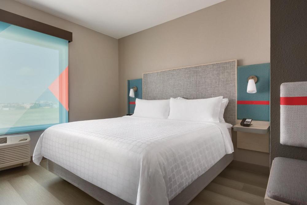 Standard King Room interior